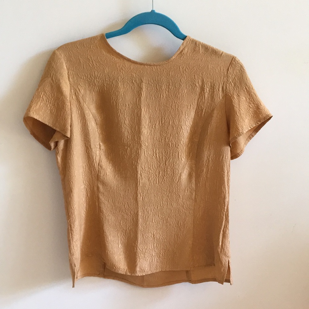 Golden Top Shirt in an Scrunchie textile All over